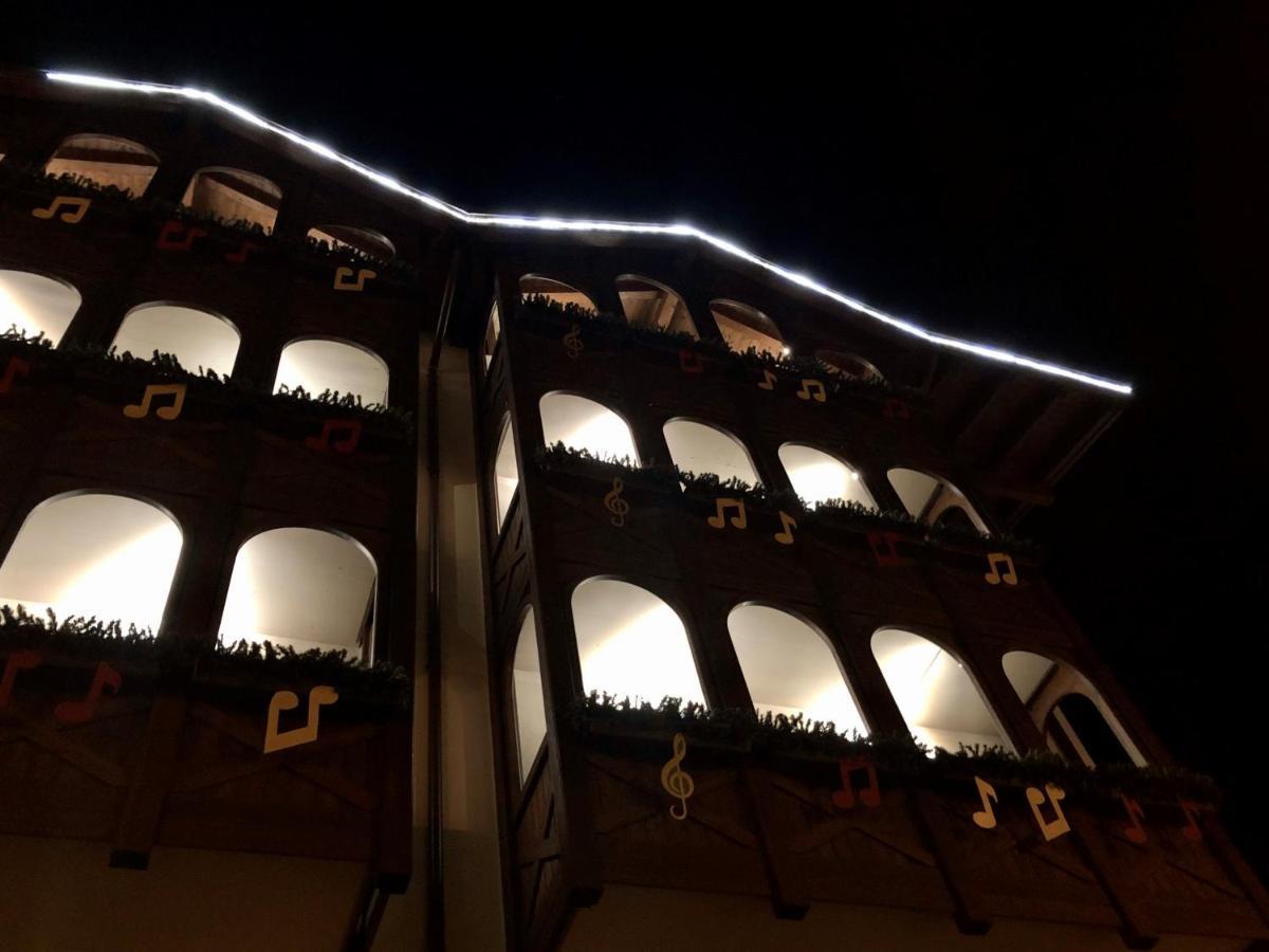 Hotel Isolabella Wellness Fiera Di Primiero Eksteriør billede