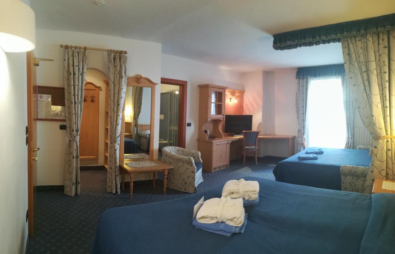Hotel Isolabella Wellness Fiera Di Primiero Eksteriør billede