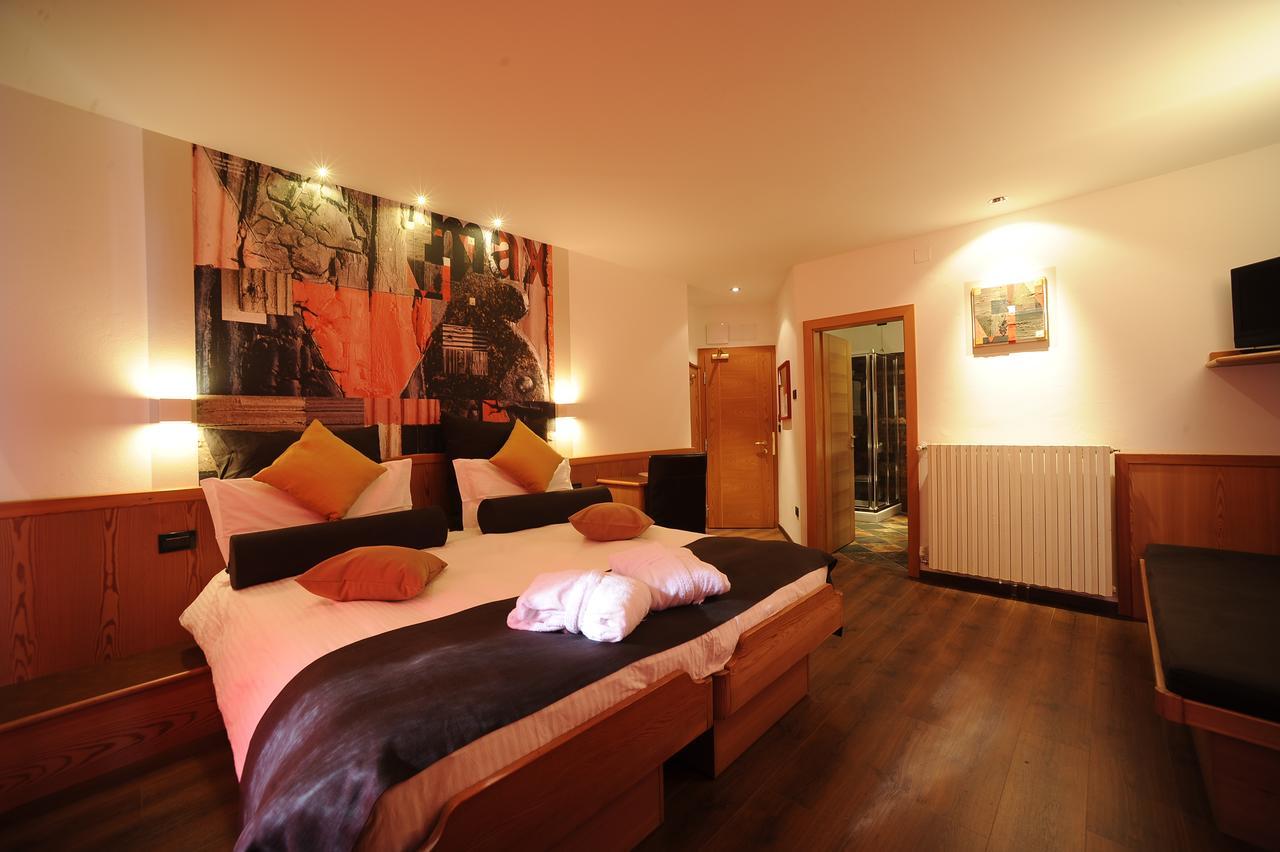 Hotel Isolabella Wellness Fiera Di Primiero Eksteriør billede